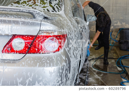 Wash the car with foam 60289796