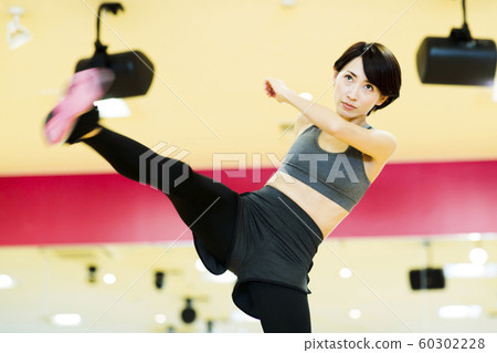 Fitness Sports Gym Training Middle Female Exercise Fitness Sports Gym Training Middle Female Exercise 60302228