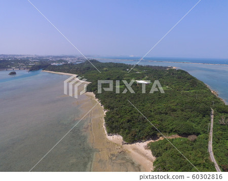 鳥瞰圖(沖繩縣達磨市)與熱帶島嶼無人機 鳥瞰圖(沖繩縣達磨市)與熱帶島嶼無人機 60302816