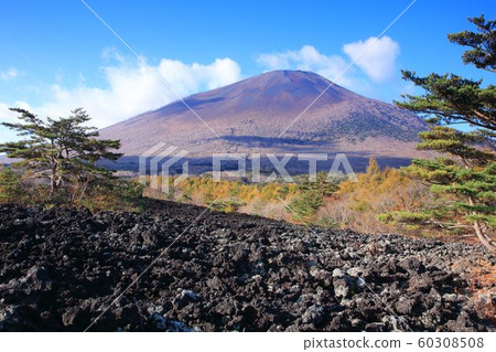 Burning lava flow Burning lava flow 60308508