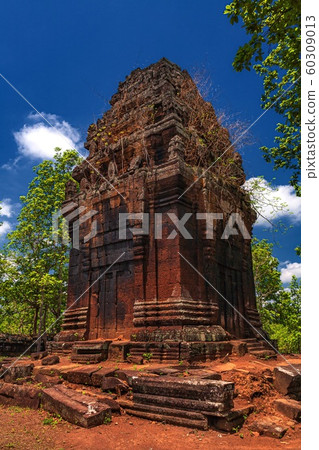 Scenery of Cambodian Koke Ruins 19 60309013