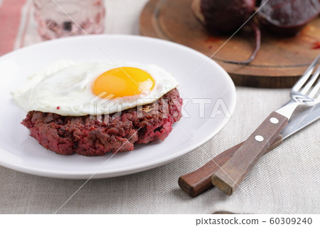 Swedish beef burger Biff a la Lindstrom 60309240