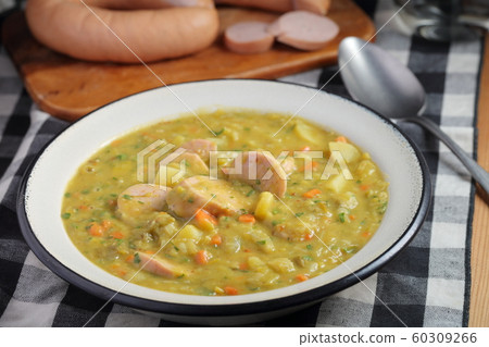 Dutch pea soup snert 60309266