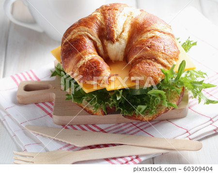Croissant sandwich with cheddar cheese, cucumber, Croissant sandwich with cheddar cheese, cucumber, 60309404