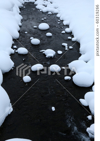 Chubetsu River in winter 60319266