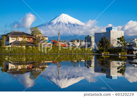 顛倒的富士 60320229