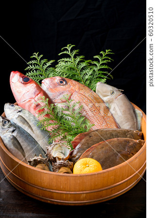 Assorted fresh fish 60320510