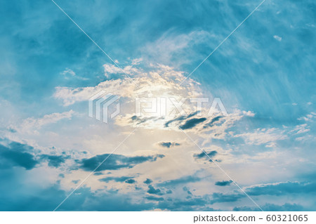 Sun in the sky. 60321065