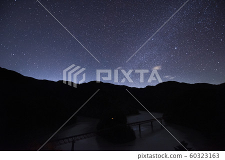 [Shizuoka] Starry sky view of Oigawa Railway and Oku-Oikokami Station 60323163