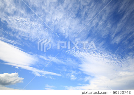 烏云密布的天空 烏云密布的天空 60330748