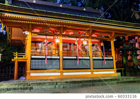 lighting of building in the complex Fushimi Inari shrine in Kyoto, Japan lighting of building in the complex Fushimi Inari shrine in Kyoto, Japan 60333116