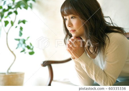 Female, sitting, sitting 60335336