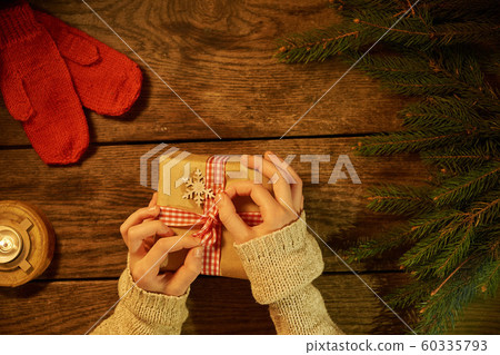 child packs a gift child packs a gift 60335793