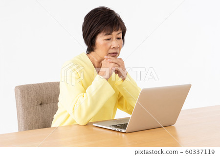 Senior female laptop Senior female laptop 60337119