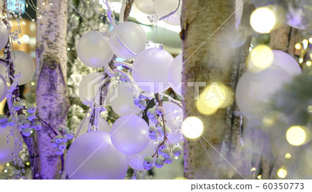 Abstract light bokeh with christmas ornaments Abstract light bokeh with christmas ornaments 60350773