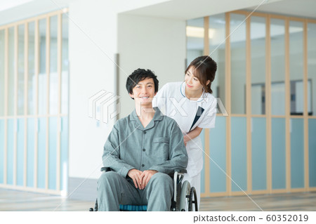 Patient and nurse 60352019