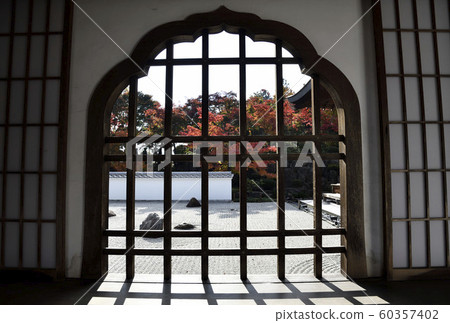 Japanese windows 60357402