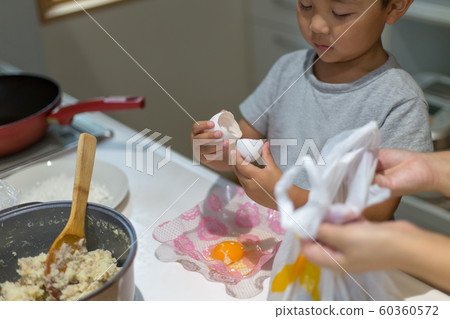 dish, food, female 60360572