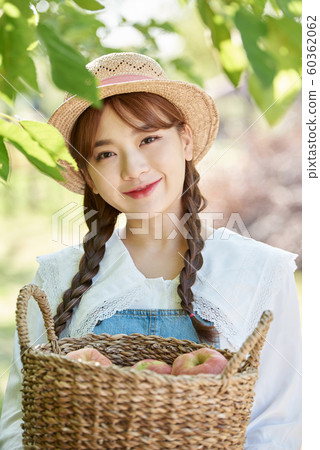 Agricultural Women's Lifestyle Apple 60362062