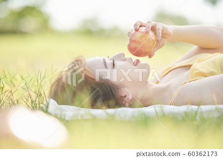 Female picnic meal Female picnic meal 60362173