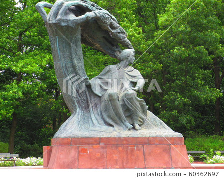 Statue of Chopin Statue of Chopin 60362697