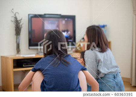 family, viewing, Television watching 60363391