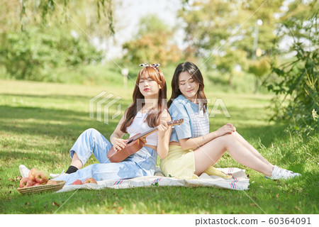 女子旅行野餐音樂 60364091