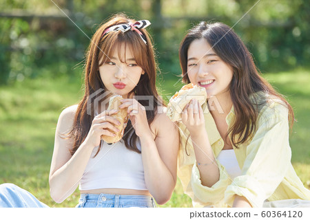 Women's trip picnic meal Women's trip picnic meal 60364120