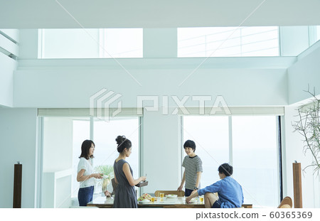 Men and women companion lifestyle Men and women companion lifestyle 60365369