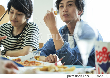 男女伴侶生活方式 60365493