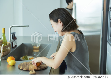 Men and women companion lifestyle 60365517