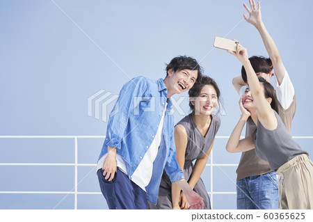 Men and women companion lifestyle Men and women companion lifestyle 60365625