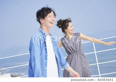 Men and women couple lifestyle 60365641