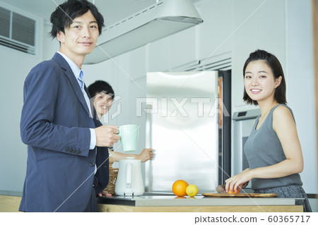 男女伴侶生活方式 60365717