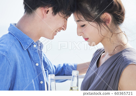 男女情侶緣故 60365721