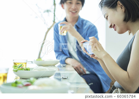 Men and women couple lifestyle 60365784