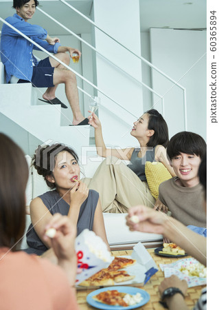 男女伴侶生活方式 60365894