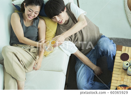 男人和女人夫妻生活方式 60365929