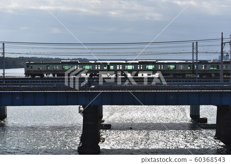 Train across the river Tokaido Line (Sagami River) 60368543