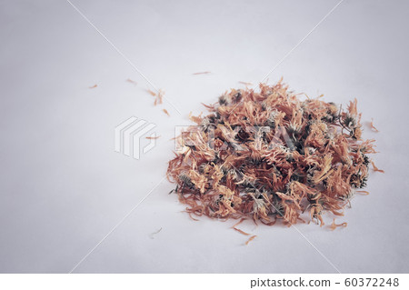 Valuable medicinal raw materials: dried calendula flowers Valuable medicinal raw materials: dried calendula flowers 60372248