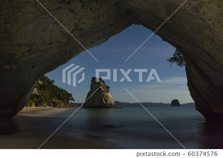 新西蘭科羅曼德半島,大教堂灣夜景 新西蘭科羅曼德半島,大教堂灣夜景 60374576