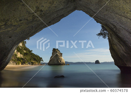 新西蘭科羅曼德半島,大教堂灣夜景 新西蘭科羅曼德半島,大教堂灣夜景 60374578