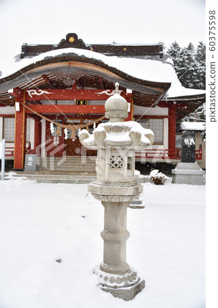 在北海道函館市北海道東照宮神社拍攝冬季雪景 在北海道函館市北海道東照宮神社拍攝冬季雪景 60375598