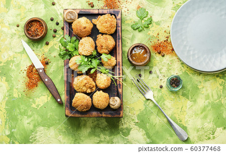 Champignon mushrooms deep-fried 60377468