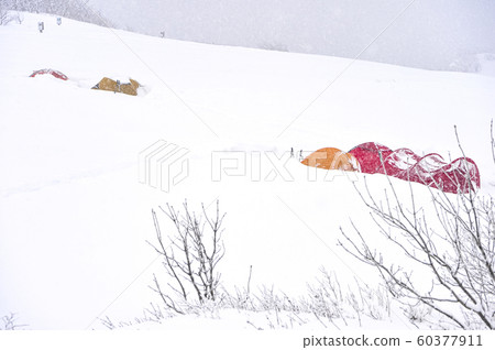 白雪皚皚的江原道冬季景觀 白雪皚皚的江原道冬季景觀 60377911