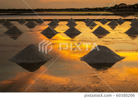 Salt in the salt fields in the evening During the Salt in the salt fields in the evening During the 60380206