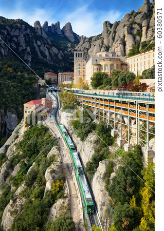 蒙特塞拉特修道院和山地火車，索道 60380571