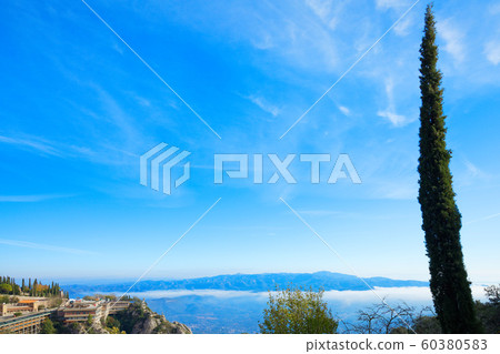 蒙特塞拉特岩石和雲海 60380583