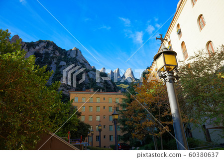 蒙特塞拉特市容和岩層 60380637