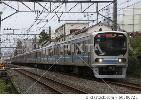 [R] Direct Saikyo Line: Rinkai Line 70-000 train 60380723